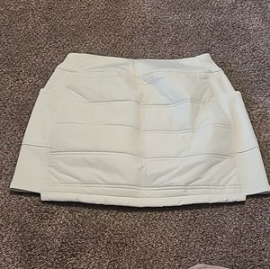 Avia White Puffer Mini Skirt Size Small